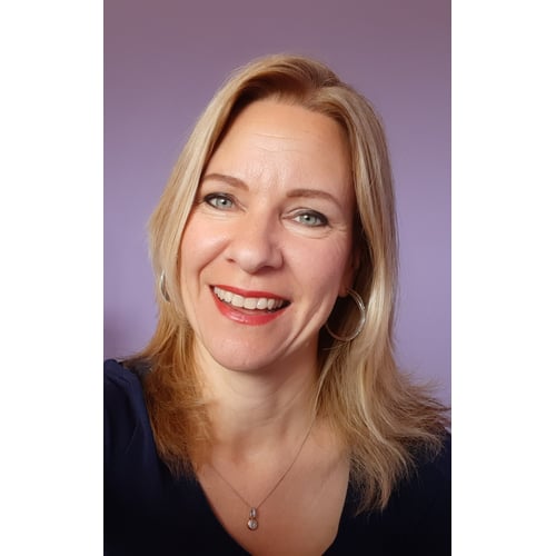 Headshot Renate van Laarhoven