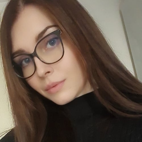 Szonja Lakatos