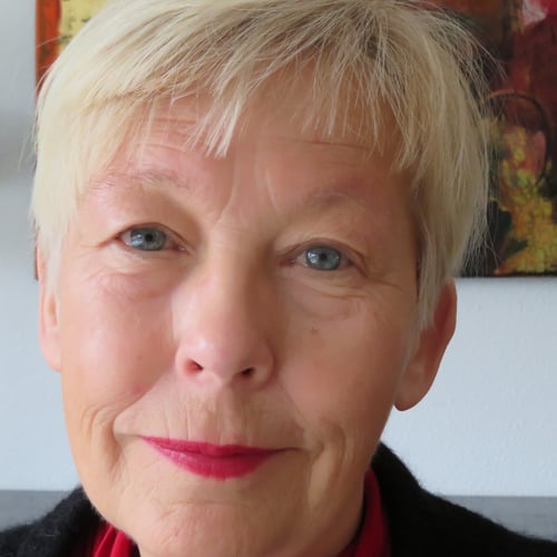 Vivian Lampe
