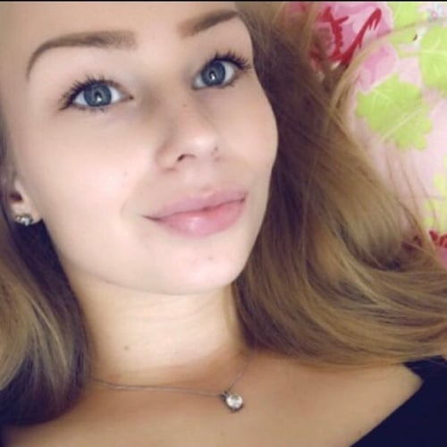 Anouk de Vries