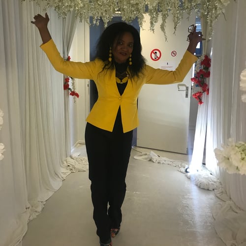 Victoria azienwi Frentz
