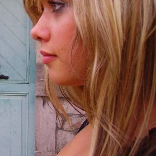 Elke shari Van Den Broeck
