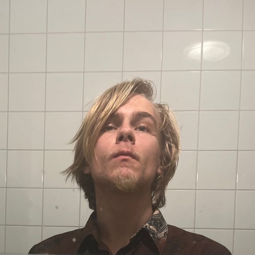 Jurijs Jelutins