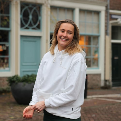 Julie Dekker