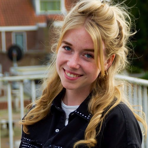 Zoë Knops