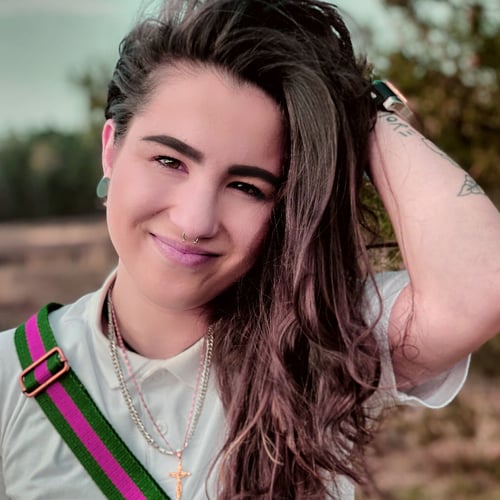 Laura Toth
