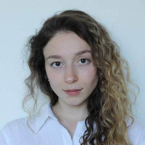 Luchia izabella Straton
