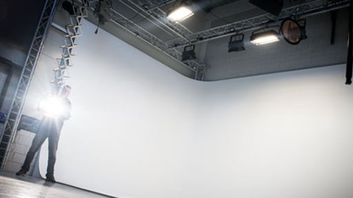 Film/photo studio rental with limbo wall